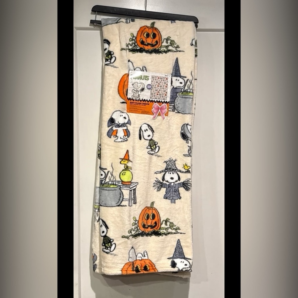 Peanuts Halloween Blanket